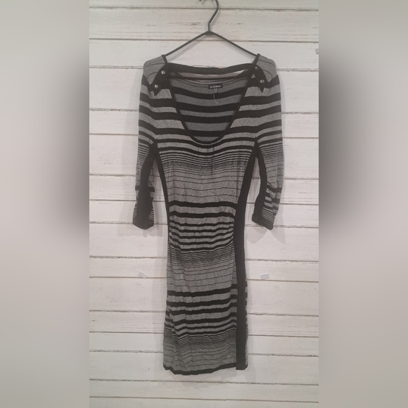 Dress - Picture 1 of 2